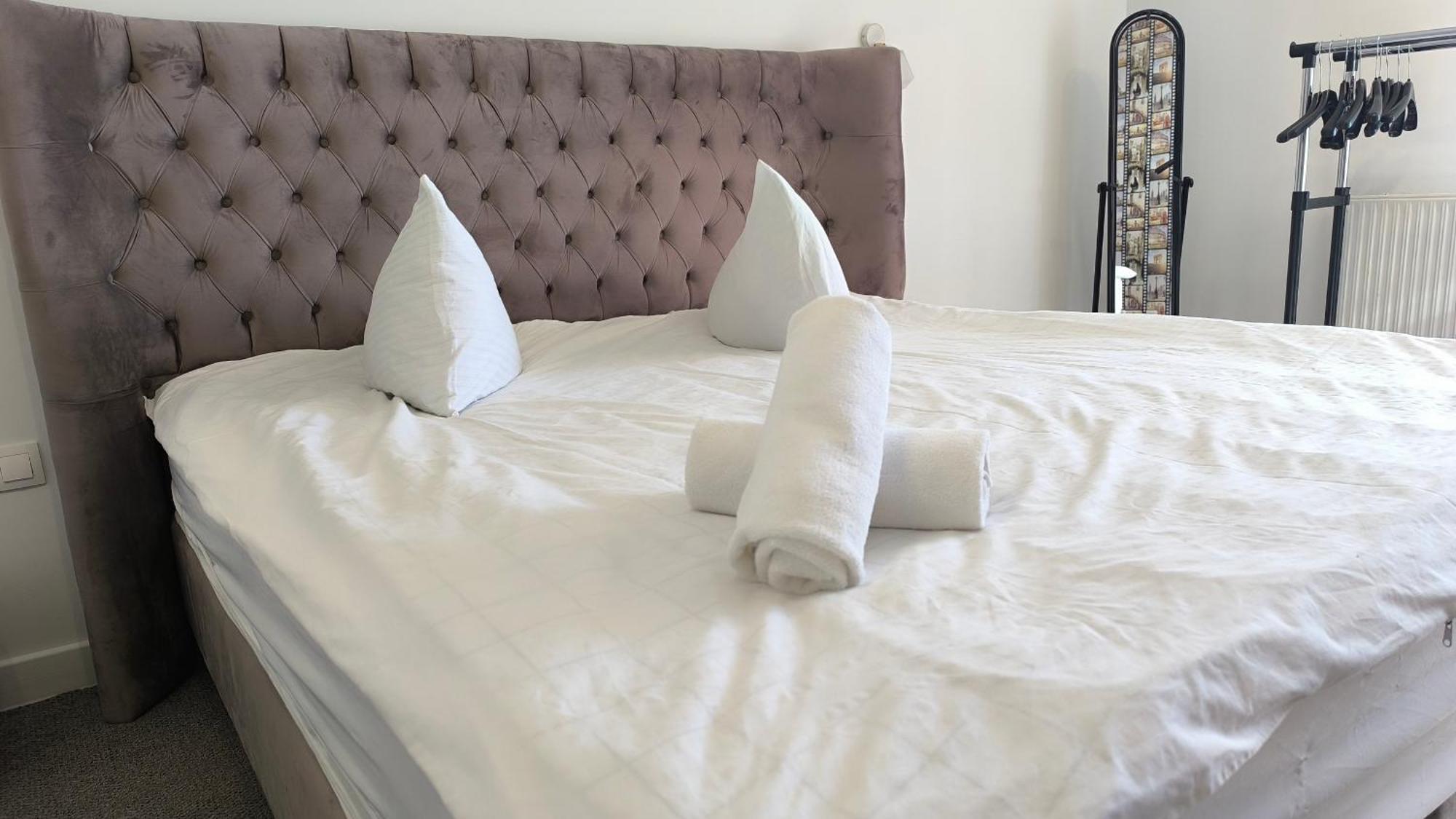 Комната С Двухместной Кроватью В Квартире С Общим Душем И Кухней, Double Room In A Guest Apartment, Camera La Cheie In Apartament Cu Dus Si Bucatarie Comuna キシナウ エクステリア 写真