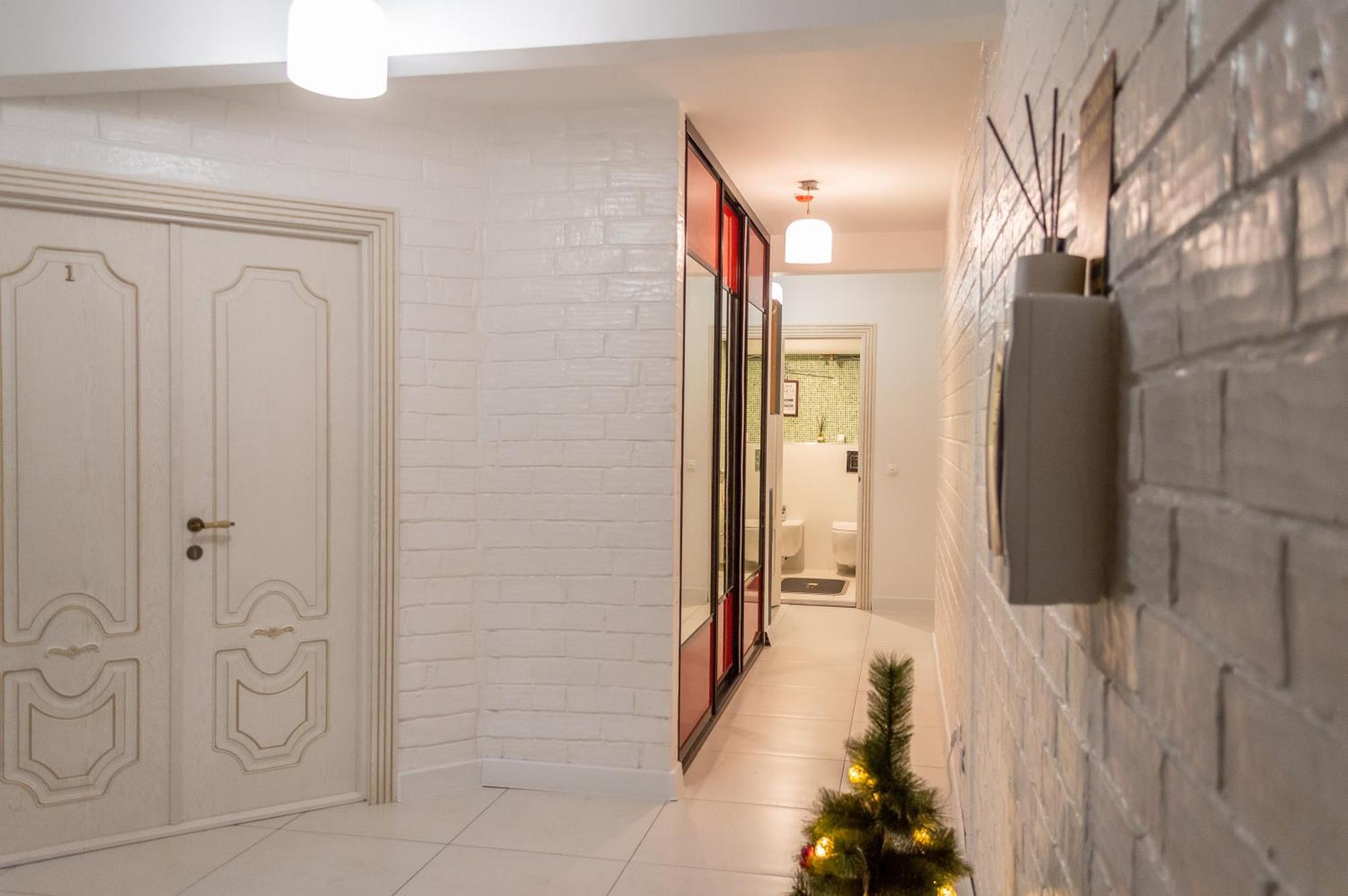 Комната С Двухместной Кроватью В Квартире С Общим Душем И Кухней, Double Room In A Guest Apartment, Camera La Cheie In Apartament Cu Dus Si Bucatarie Comuna キシナウ エクステリア 写真